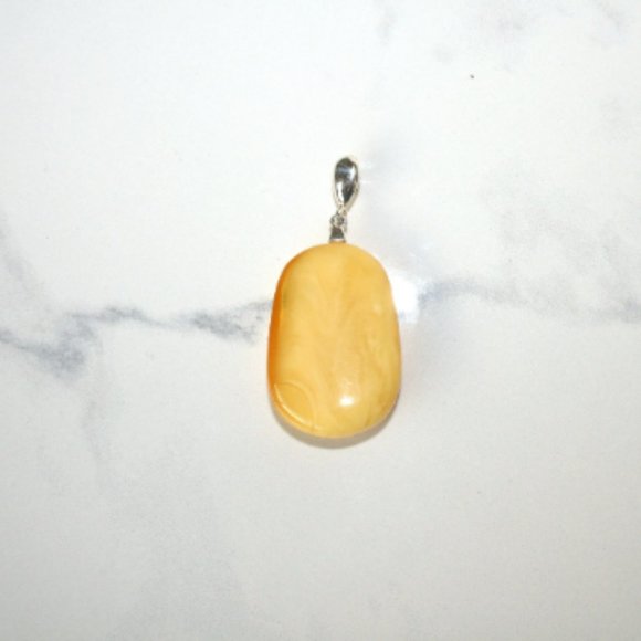Natural BALTIC Amber Pendant, 100% Real Genuine Butter Amber, Royal Amber - Picture 2 of 7